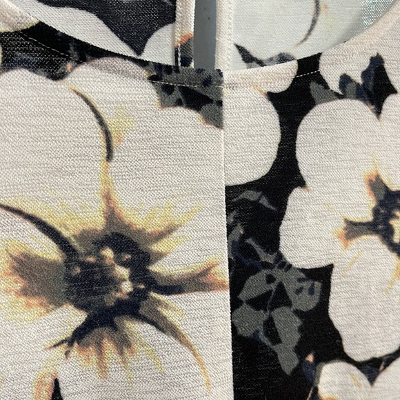 Dynamite Peplum-Style Blouse - Picture 3 of 6